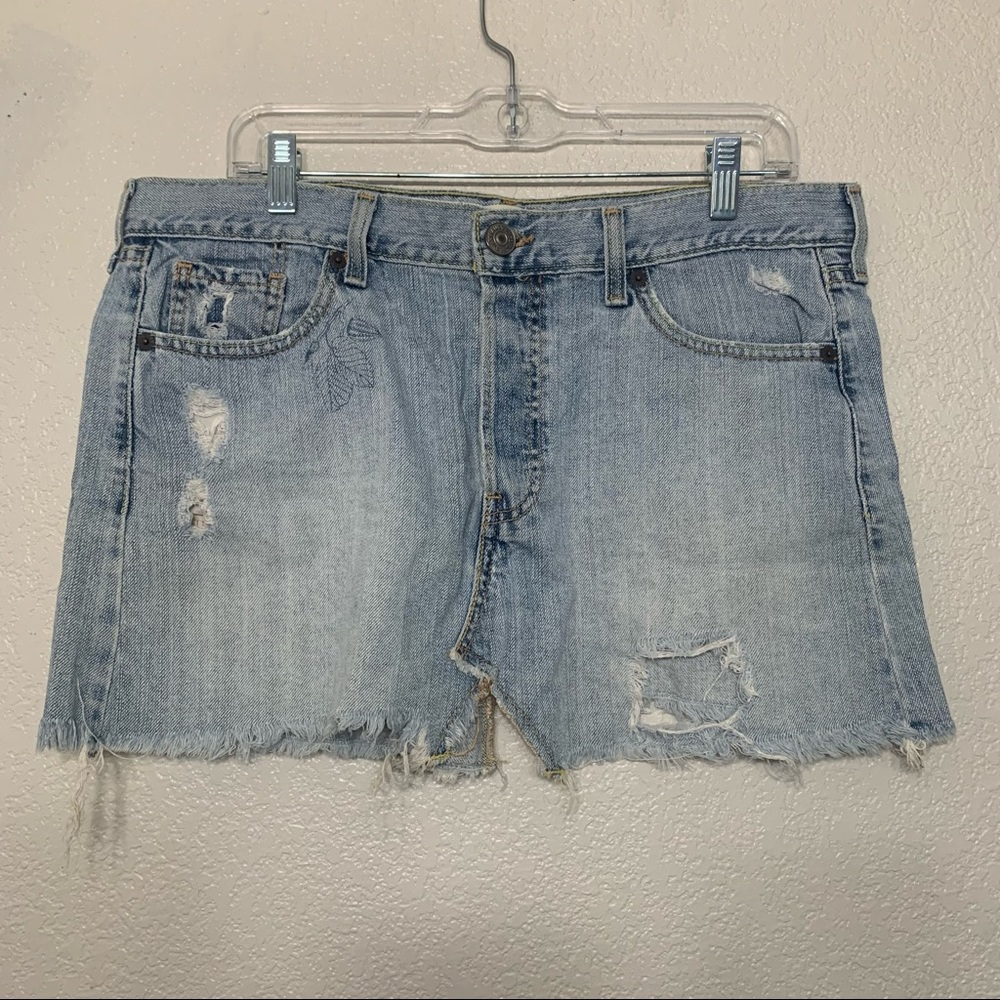 Levi distressed jean skirt size 11
